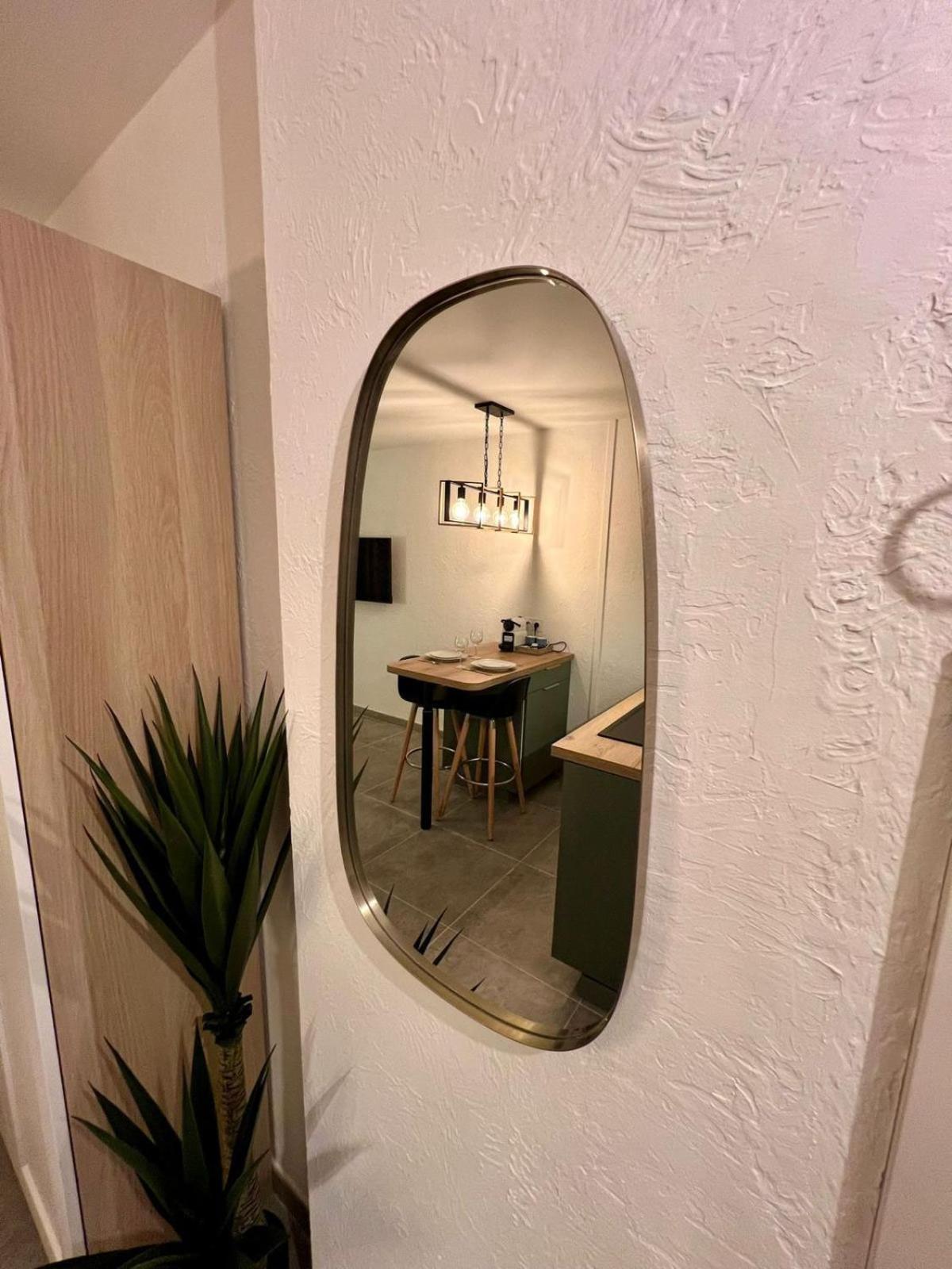 Studio Climatise, Cosy Et Calme Au Centre Ville Antibes Eksteriør bilde