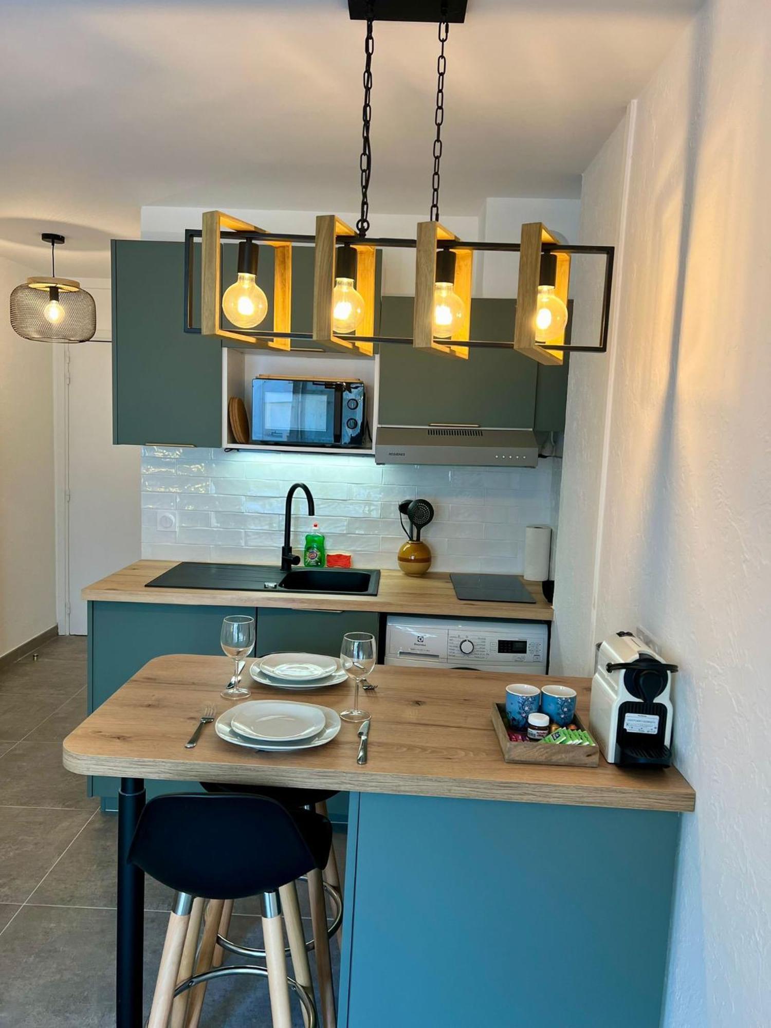 Studio Climatise, Cosy Et Calme Au Centre Ville Antibes Eksteriør bilde